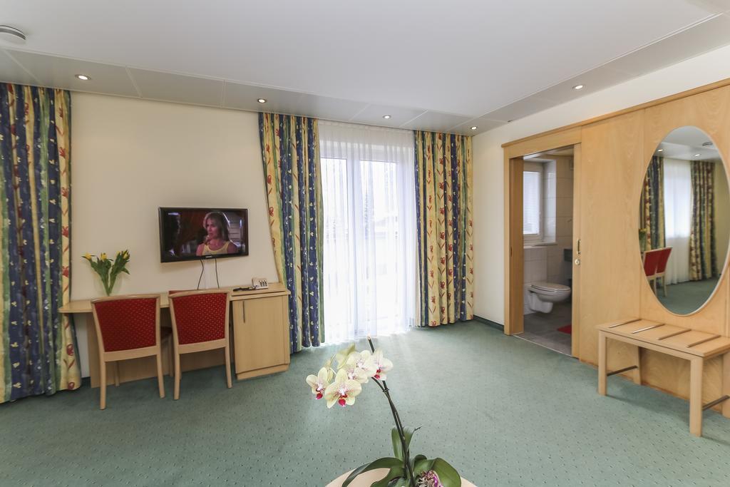 Alpenhotel Tauernstüberl 3*