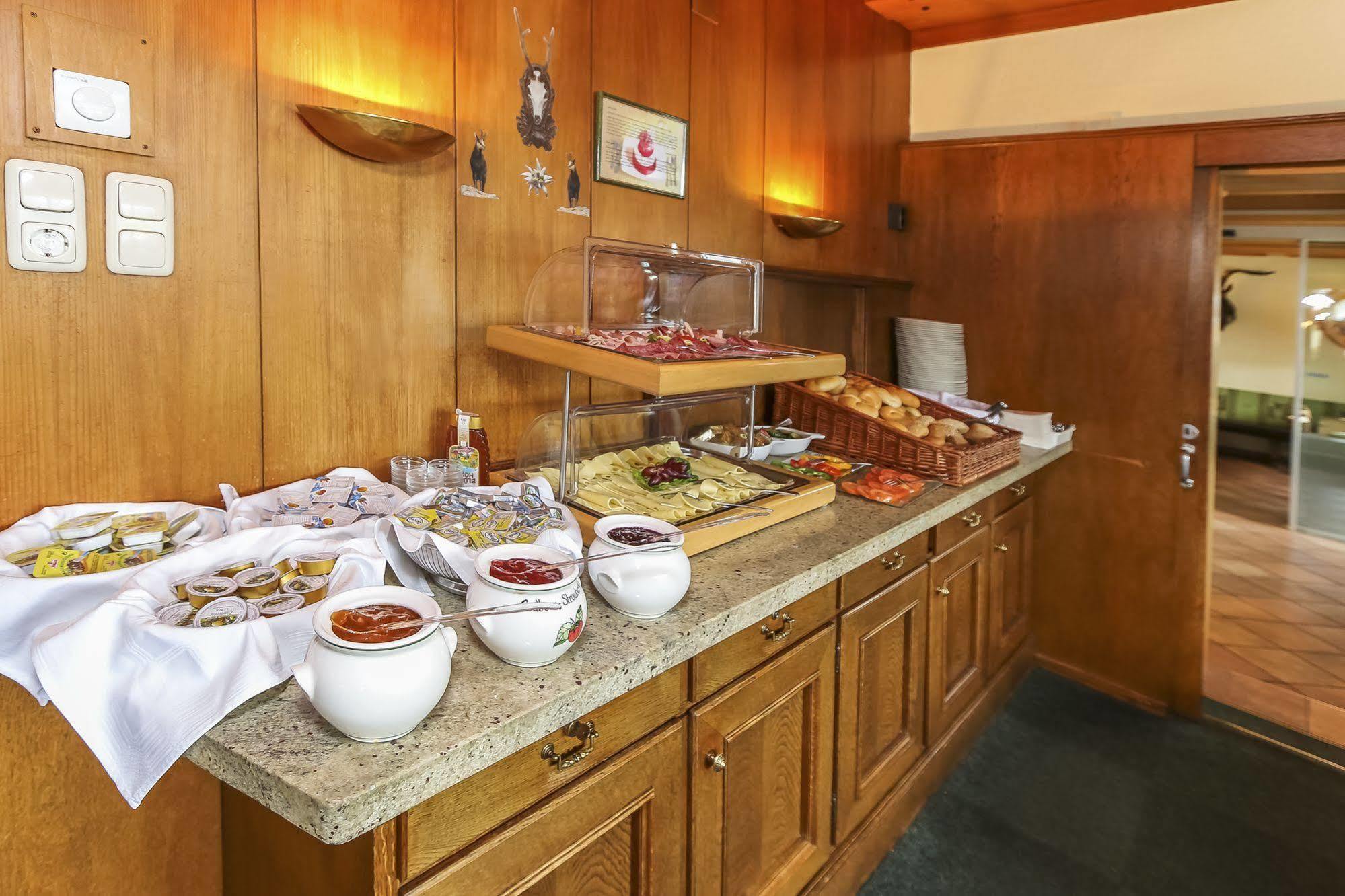 Alpenhotel Tauernstüberl Hotel 3*