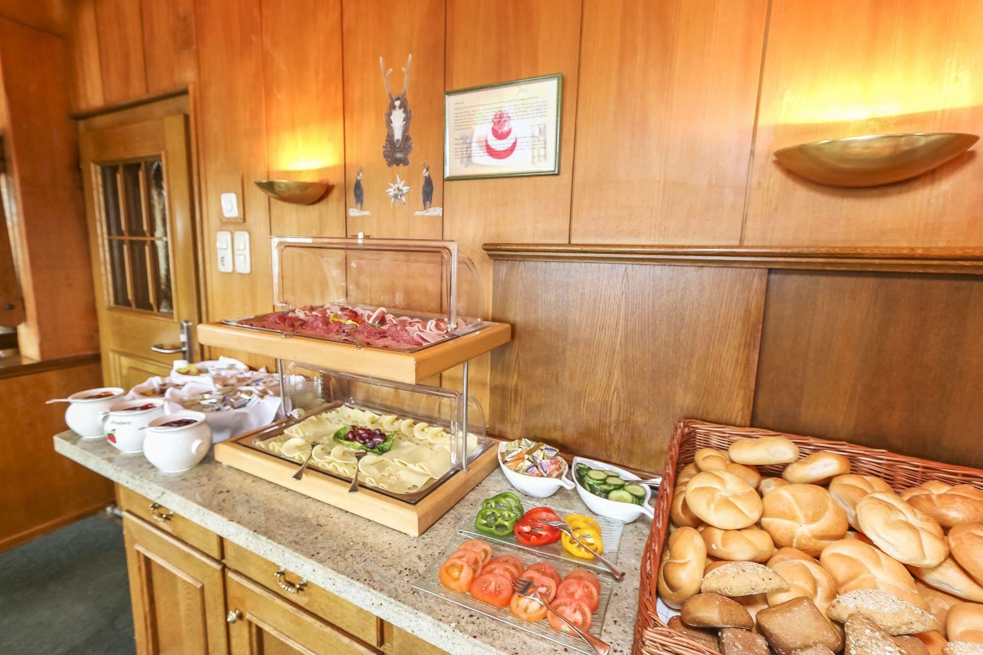 Alpenhotel Tauernstüberl 3*